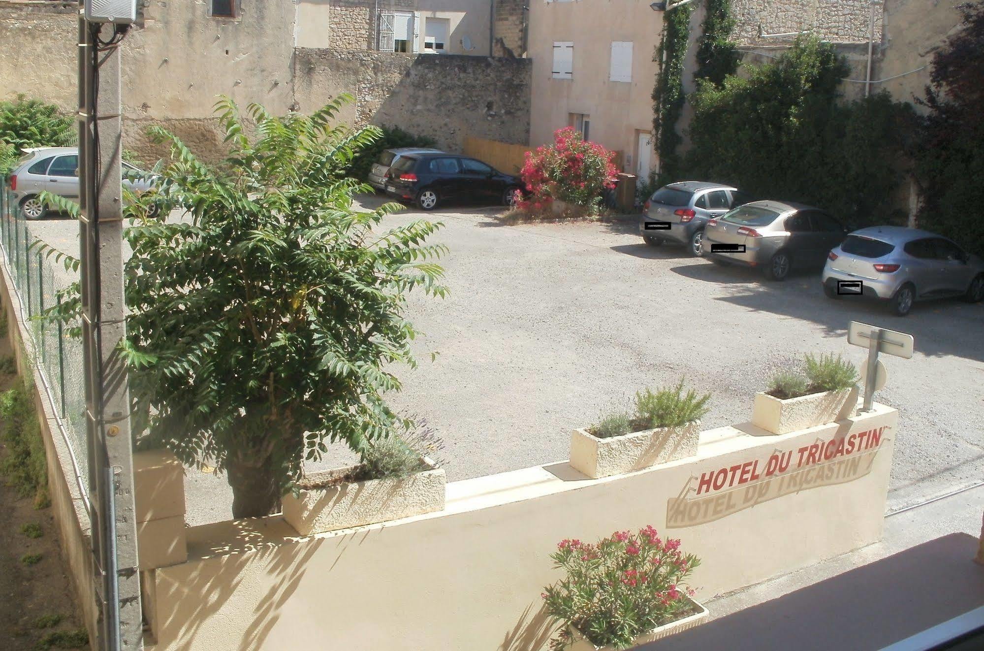 Du Tricastin Hotel 2*