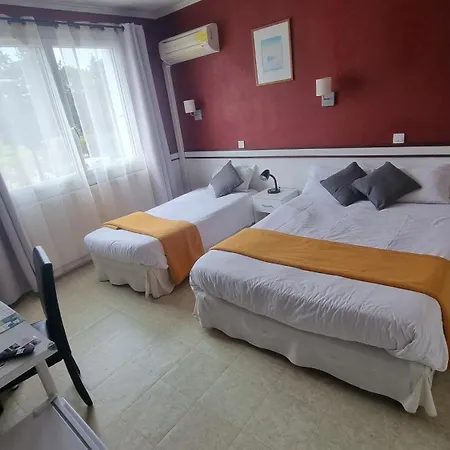 Hotel Du Tricastin Pierrelatte Buitenkant foto