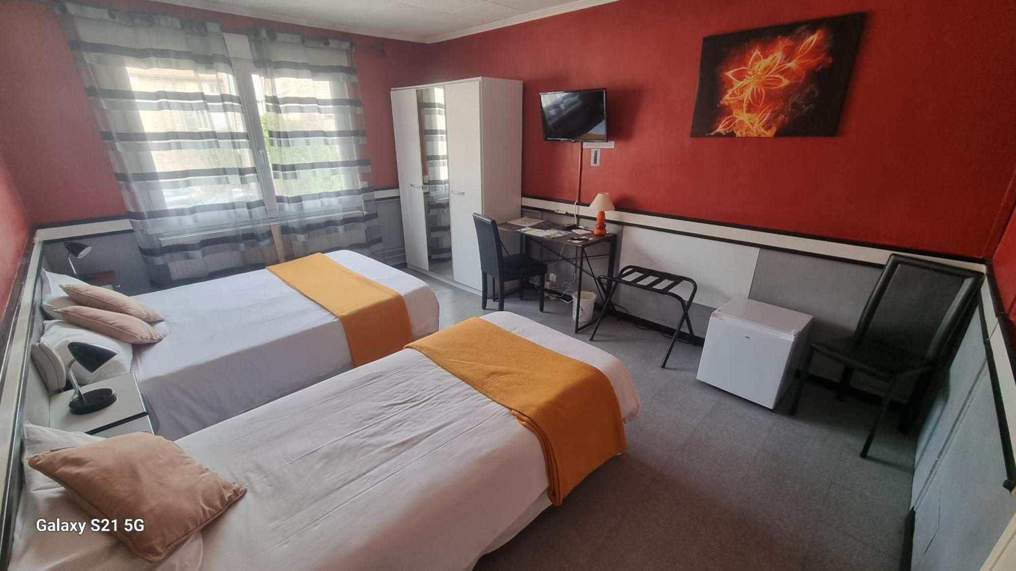 Du Tricastin Hotel 2*