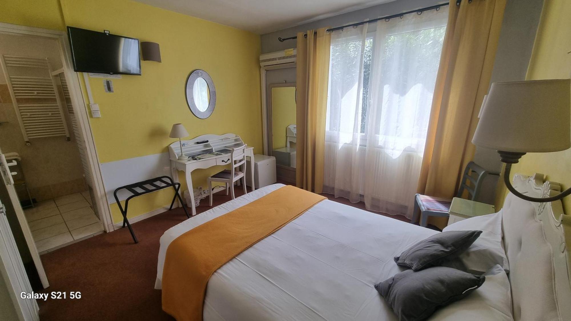 Hotel Du Tricastin Pierrelatte