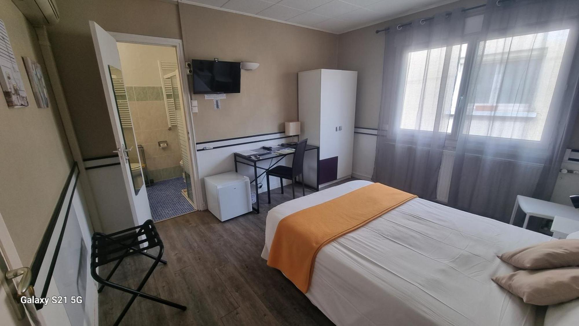 Hotel Du Tricastin Pierrelatte